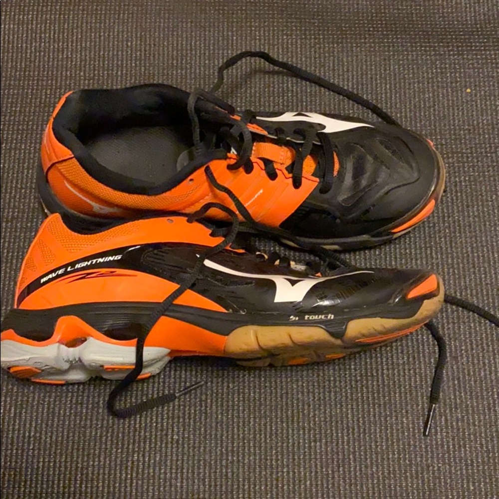 Mizuno WaveLightning Volleyball Shoes